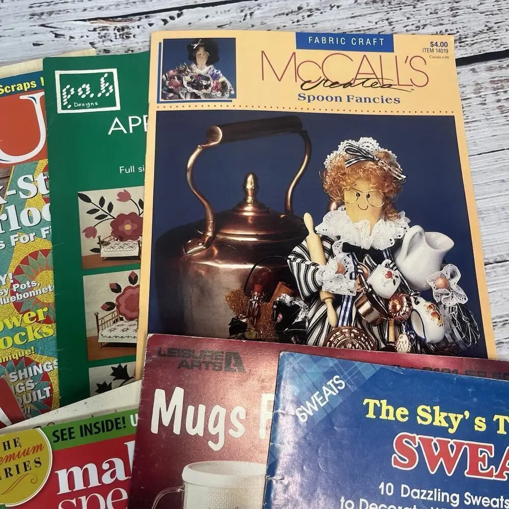 Vintage Set of 12 Craft Quilt Magazines Christmas Cross Stitch Leisure Arts Mugs